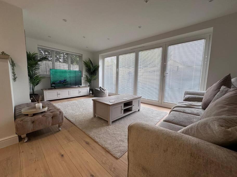 2Bed Ground Floor Flat + Garden Apartman Sunningwell Kültér fotó