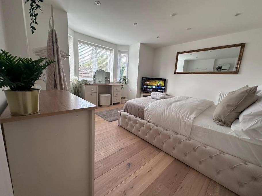 2Bed Ground Floor Flat + Garden Apartman Sunningwell Kültér fotó